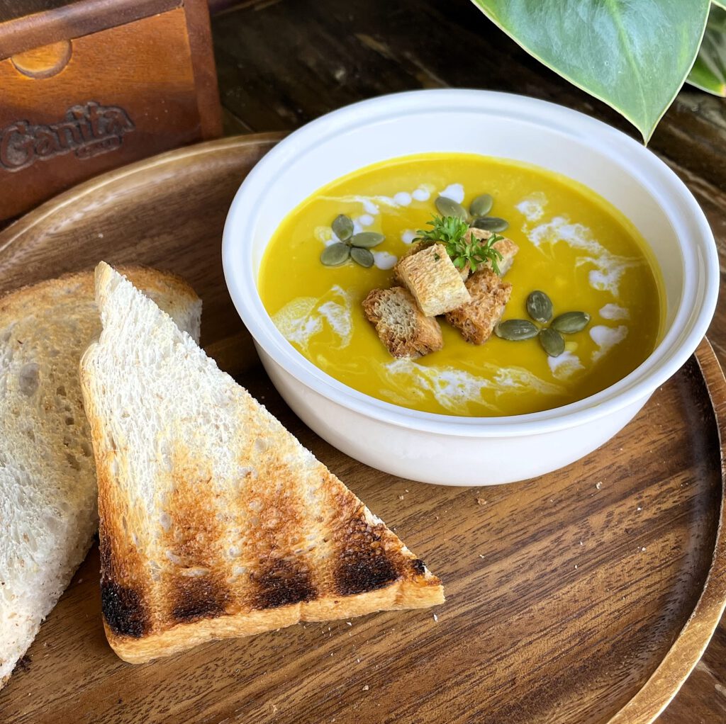 Pumpkin Soup with toasted bread